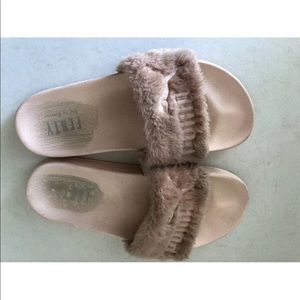 Puma Fenty by Rihanna peach fur slides size 5